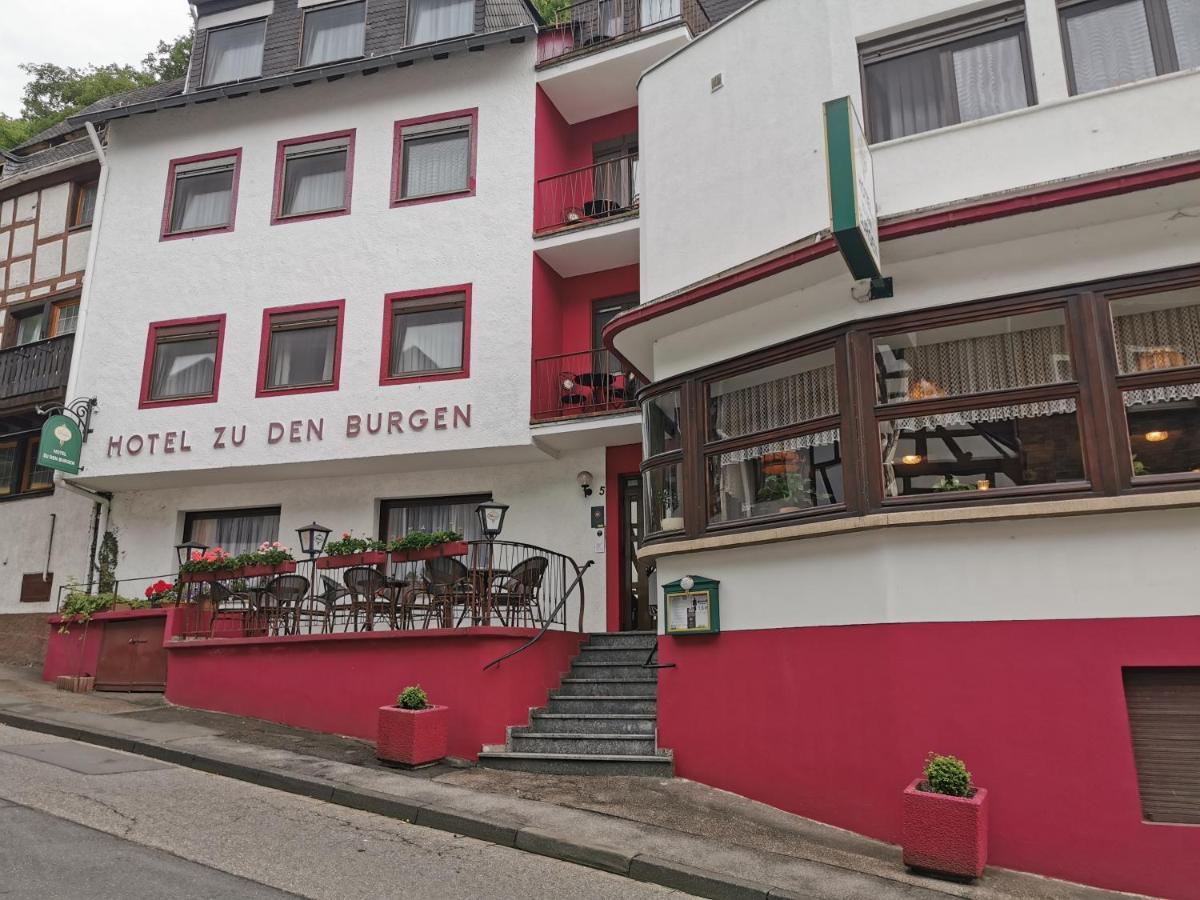 Hotel Zu Den Burgen Камп-Борнхофен Екстериор снимка