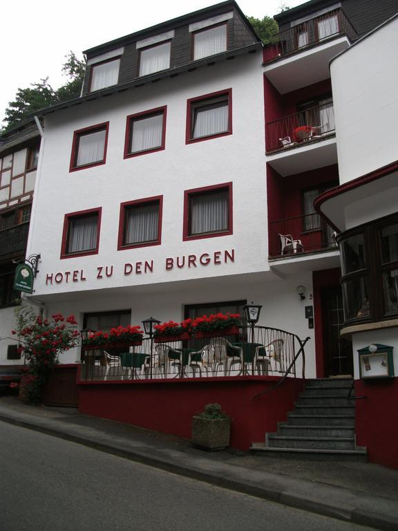 Hotel Zu Den Burgen Камп-Борнхофен Стая снимка